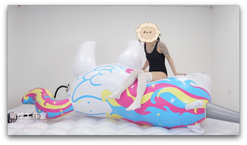 【カスタム】水着でパンクさせる巨大膨張式ユニコーン×2(動画)