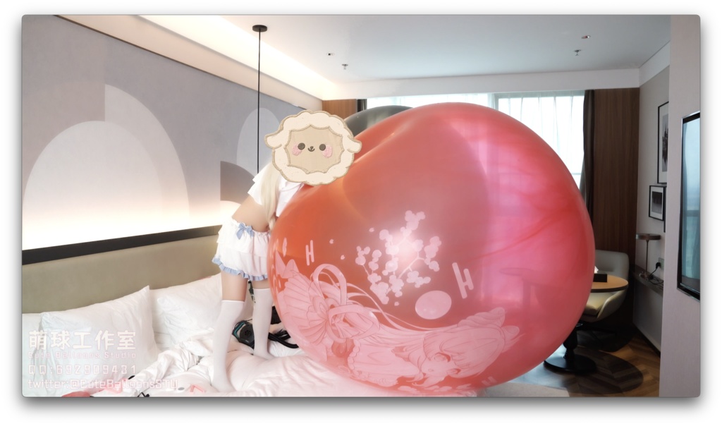 悠香スク水で72インチの巨大気象バルーンを膨らませて部屋を完全に埋め尽くす