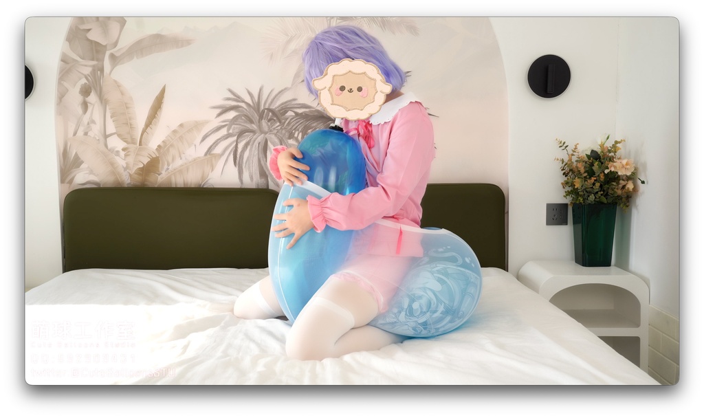 悠香が「心兔」のコスプレしながら、服の中でR25Lに空気を注入!