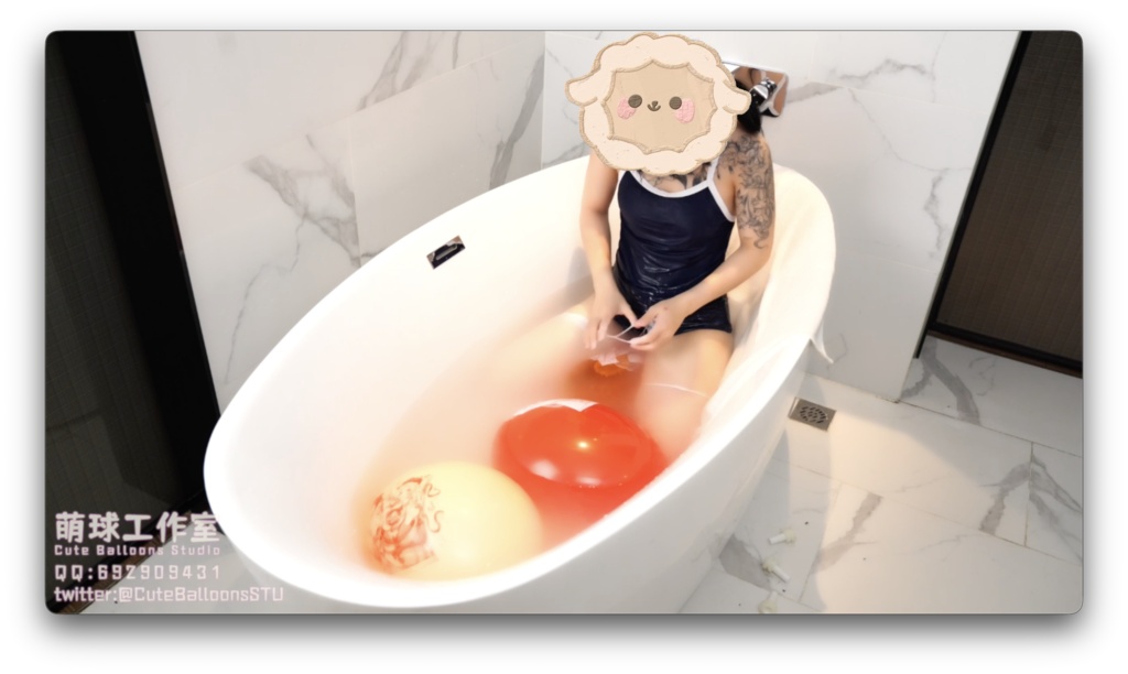 膨らませて→しぼませて→水を入れて、ぬるぬるバスタブでゆうかが風船3つで大騒ぎ!