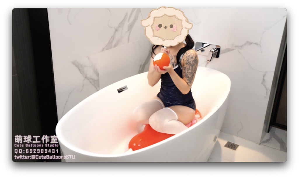 膨らませて→しぼませて→水を入れて、ぬるぬるバスタブでゆうかが風船3つで大騒ぎ!