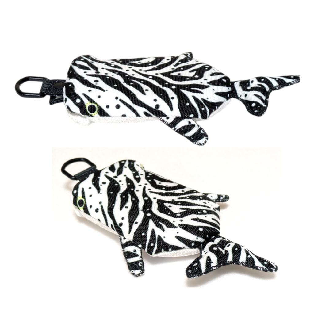 公開中 パスケース リール付き カードケース 定期入れ ジンベイザメ