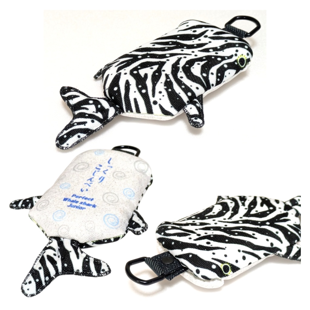 公開中 パスケース リール付き カードケース 定期入れ ジンベイザメ