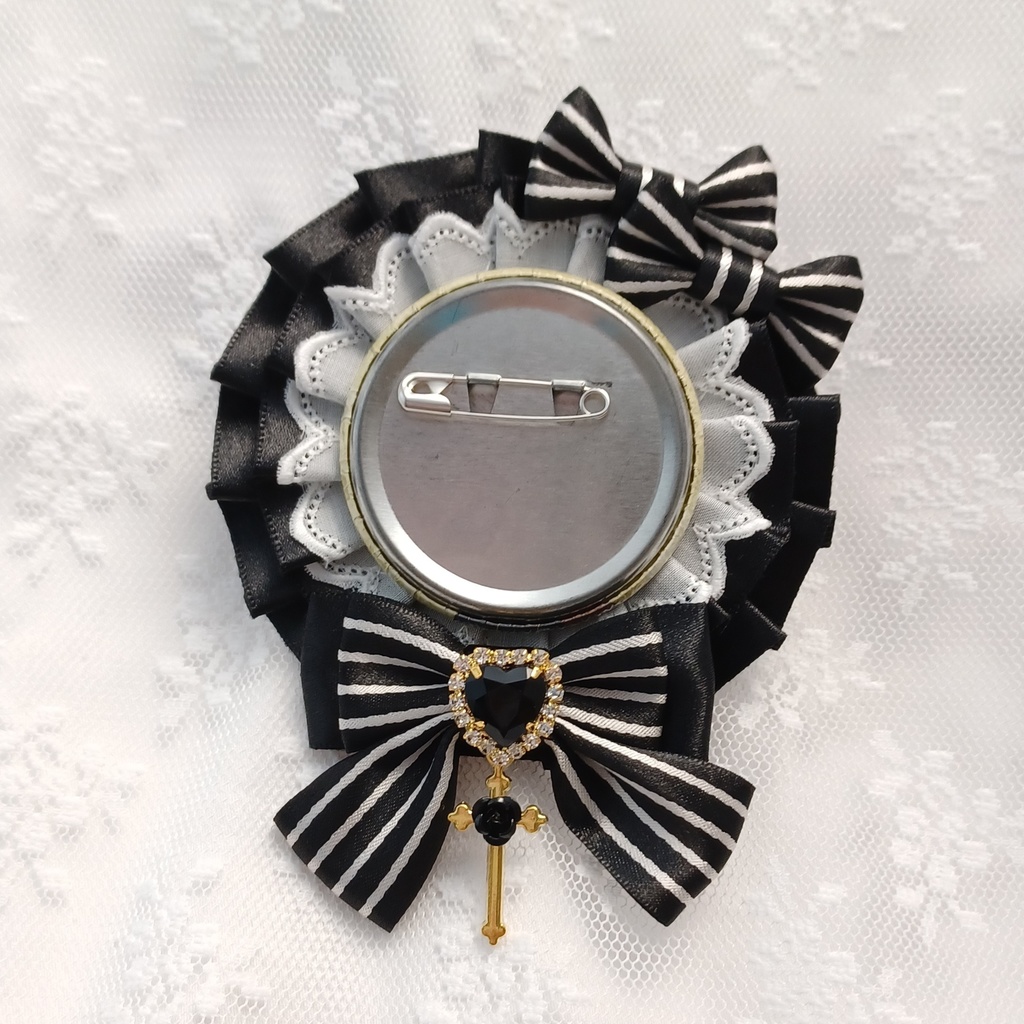 ストライプ柄硬質ケース・ロゼット・ヘアクリップ【ブラック】