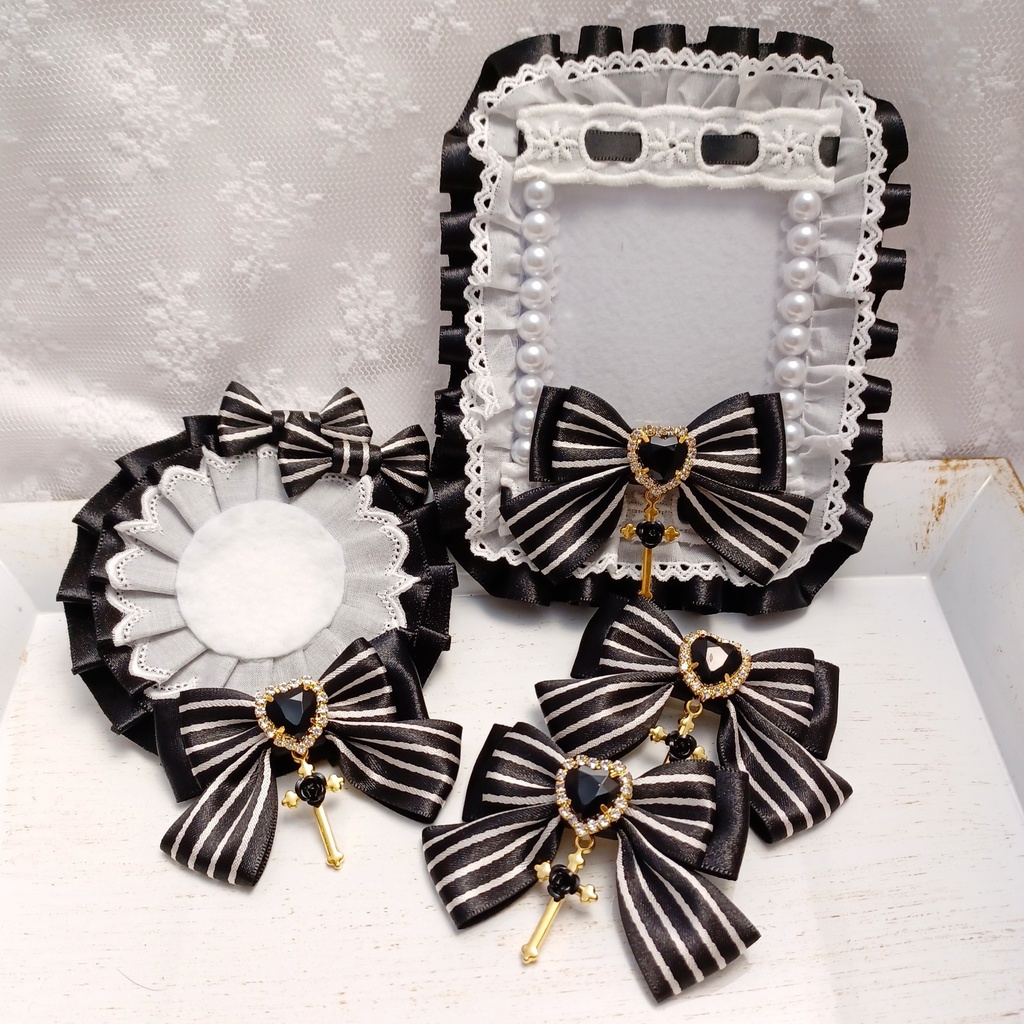 ストライプ柄硬質ケース・ロゼット・ヘアクリップ【ブラック】