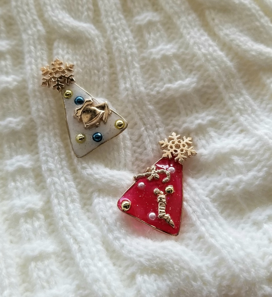 雪降る夜のツリー ピンバッチ