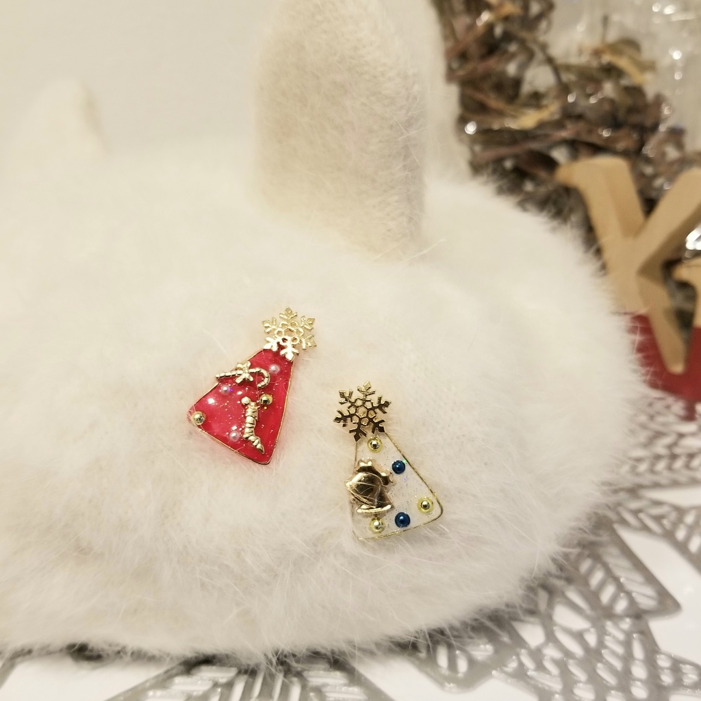 雪降る夜のツリー ピンバッチ