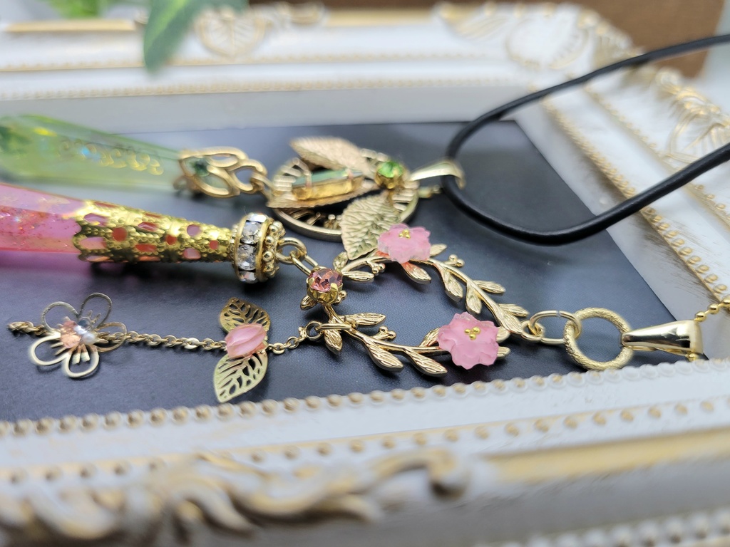 妖精たちの鉱石 ネックレス