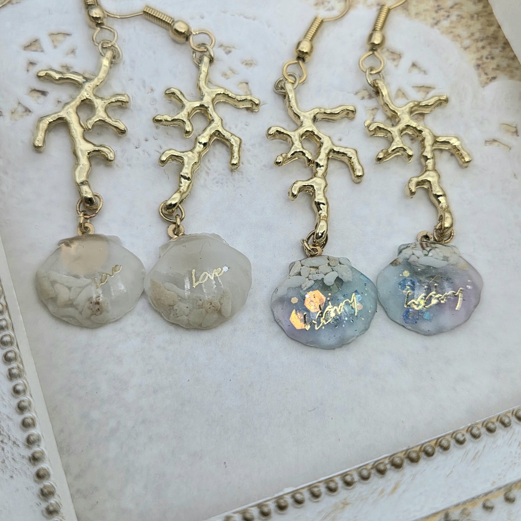 小さな海の世界 貝殻のピアス