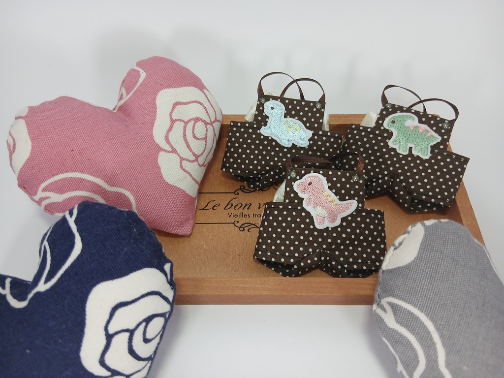 サロペット&リボンバッグ風チャーム