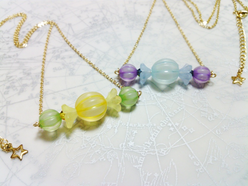 【ジョジョ】イメージカラーキャンディネックレス(承太郎/シーザー/ジョセフ)