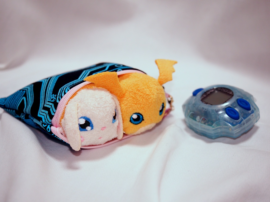 ★チャーム付きフラットポーチ