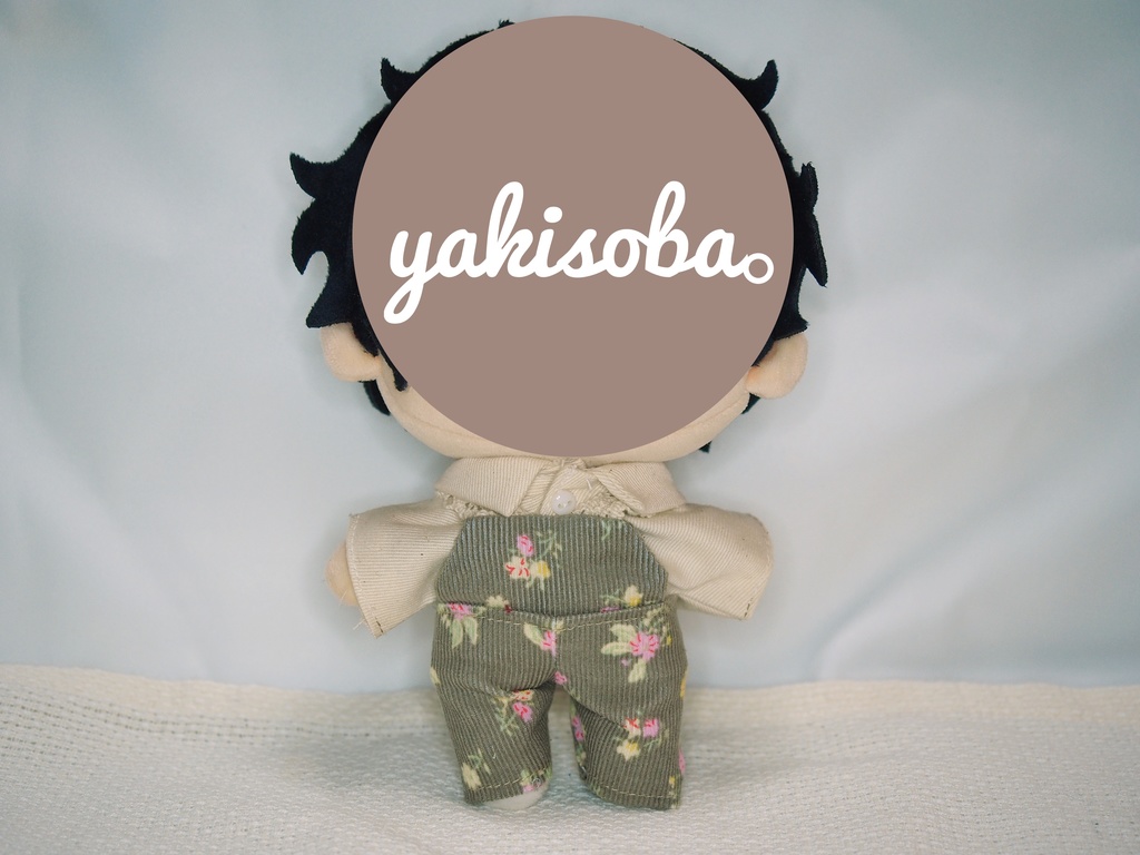 20:コーデュロイの花柄サロペット