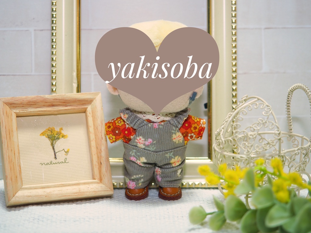 小花柄コーデュロイのサロペット