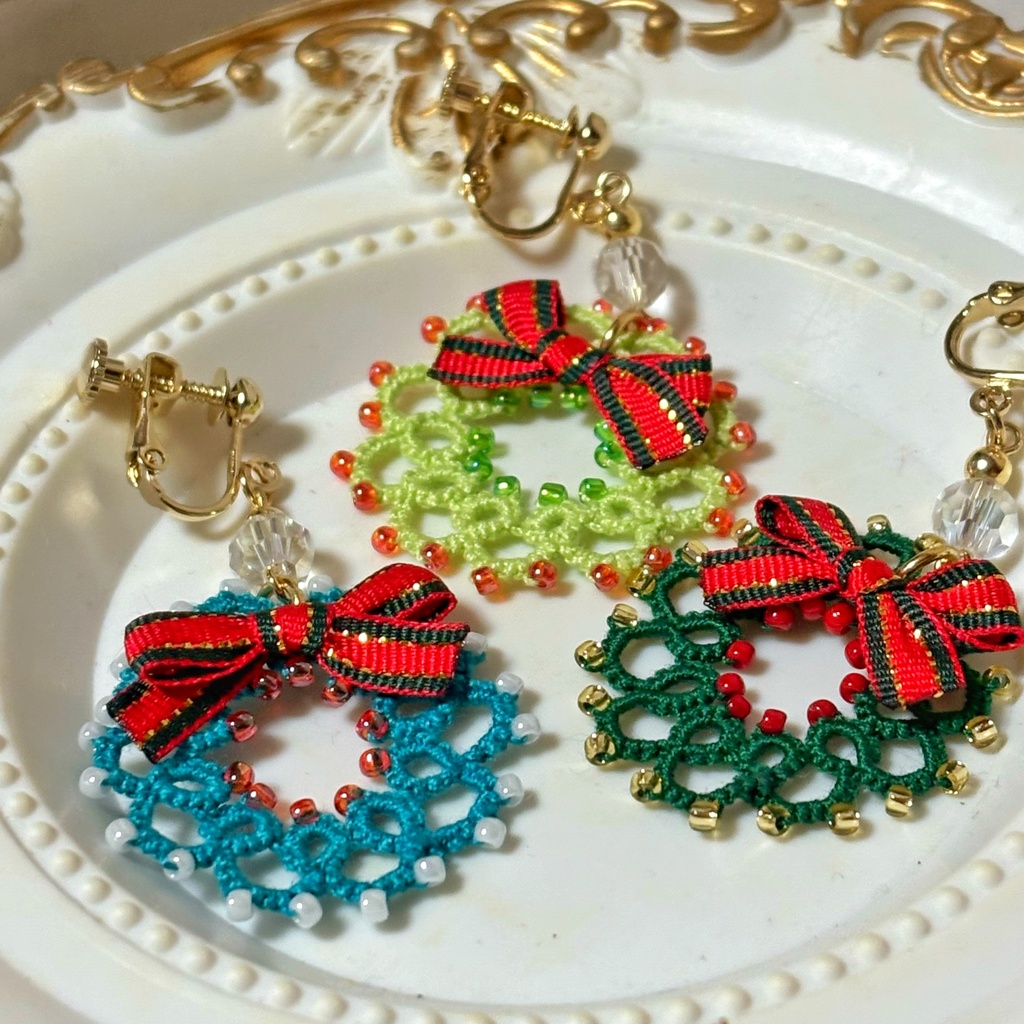 クリスマスリースイヤリング