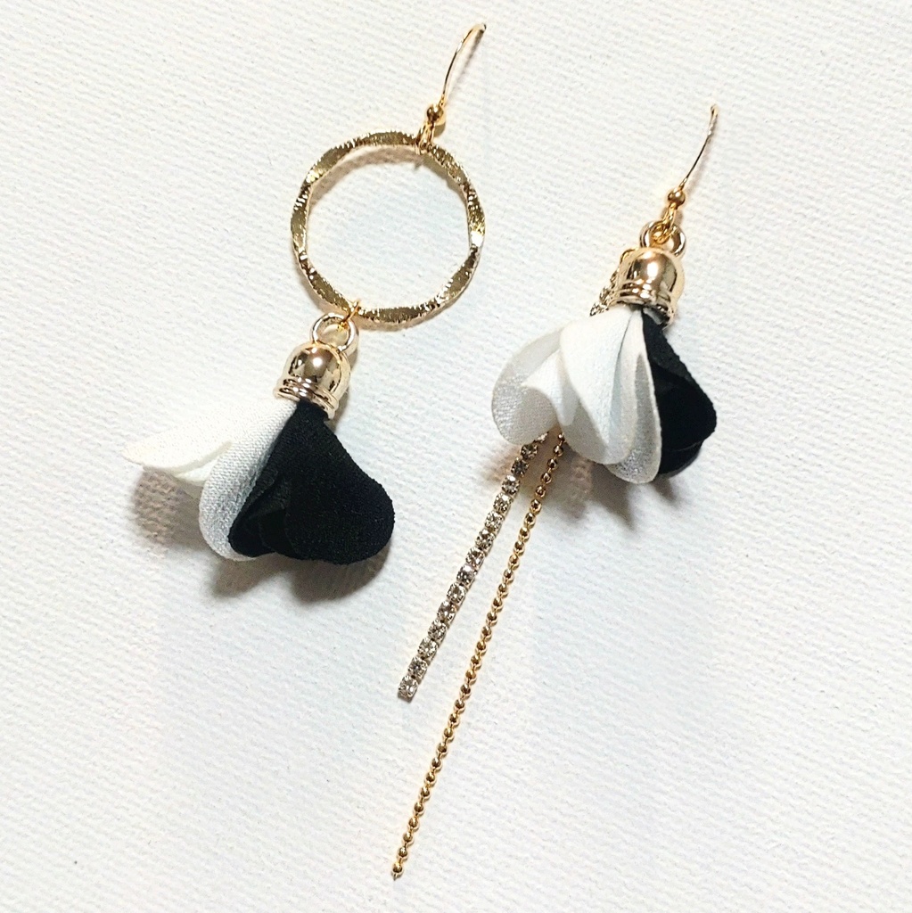 銀土カラーアクセサリー【タッセルアシンメトリー】