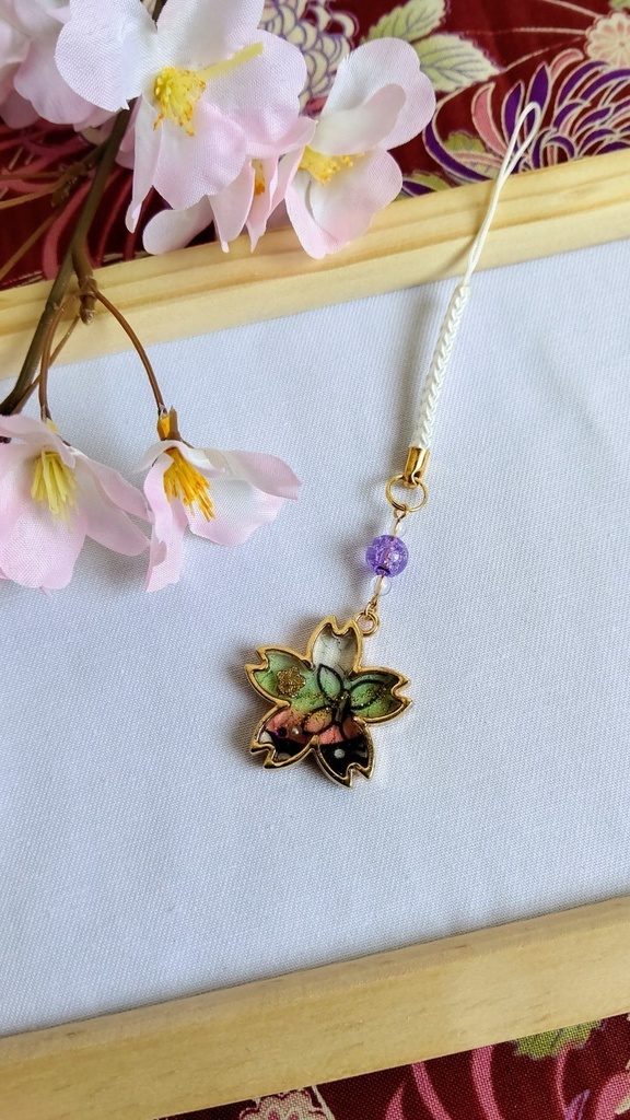 ★花明かり★ 鬼滅の刃 胡蝶しのぶイメージ1 アクセサリー