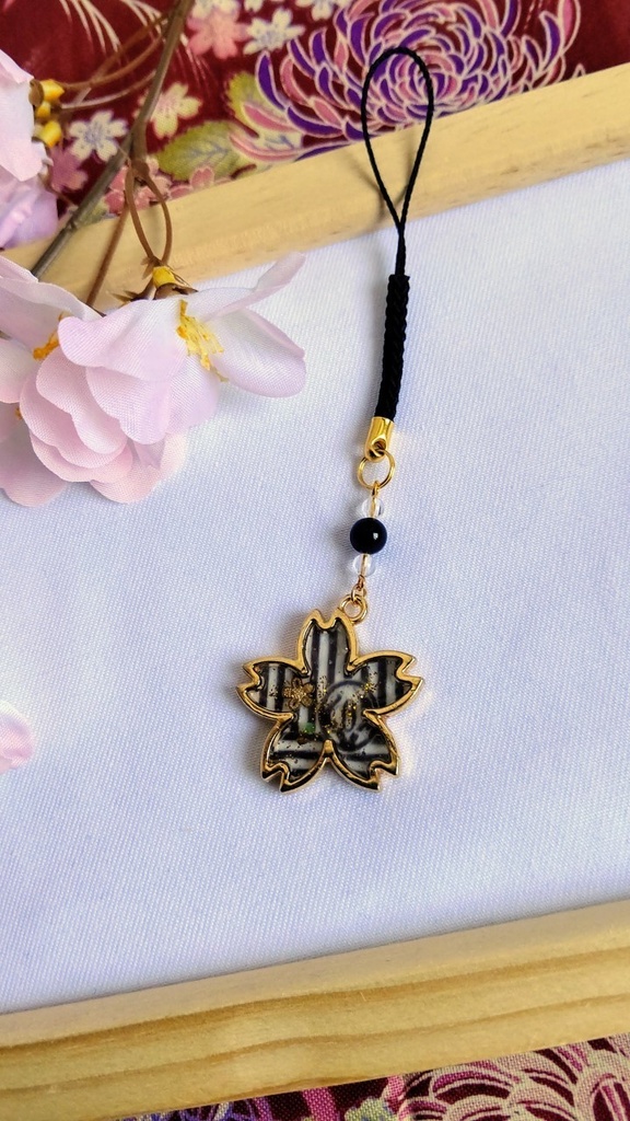 ★花明かり★ 鬼滅の刃 伊黒小芭内イメージ アクセサリー