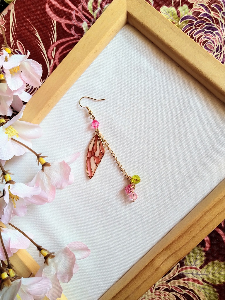 ★蝶々★ 鬼滅の刃 栗花落カナヲイメージ アクセサリー