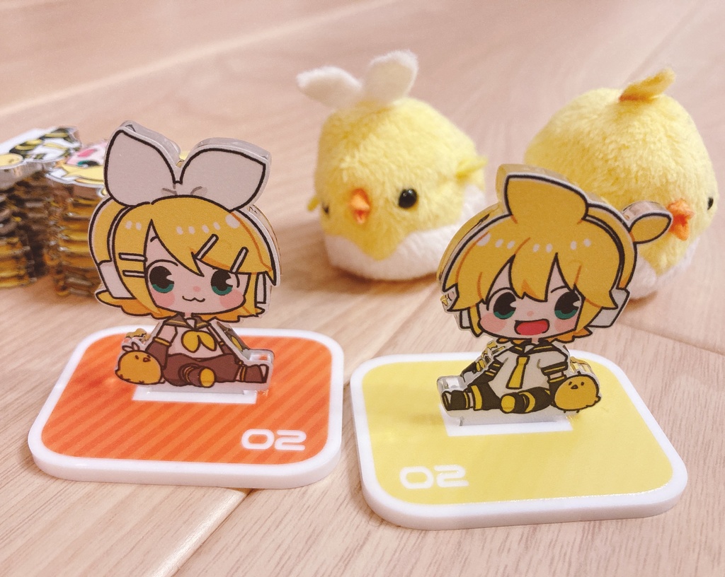 鏡音リン・レン　おすわりアクリルスタンド