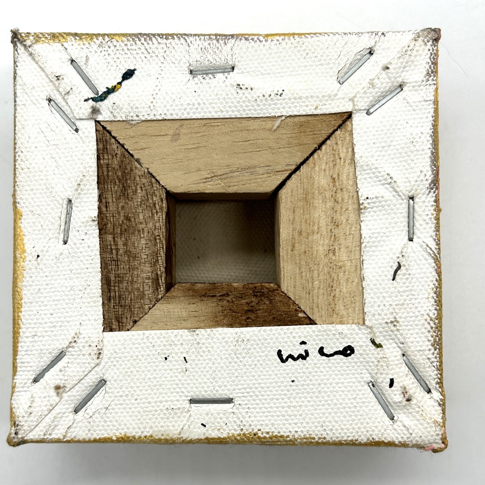 ミニアクリルキャンバス画 置き型 猫【ゴールド】10cm