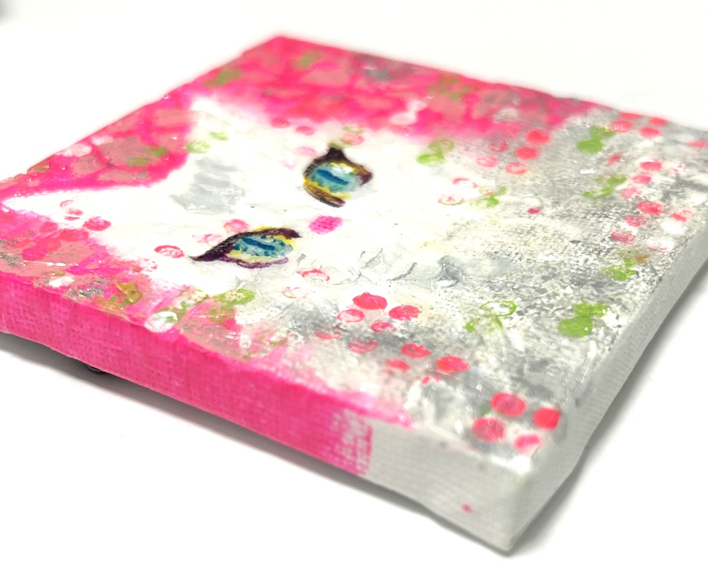 オスマシビューティ 白猫ピンク ミニアクリル画 キャンバス7.5×7.5cm