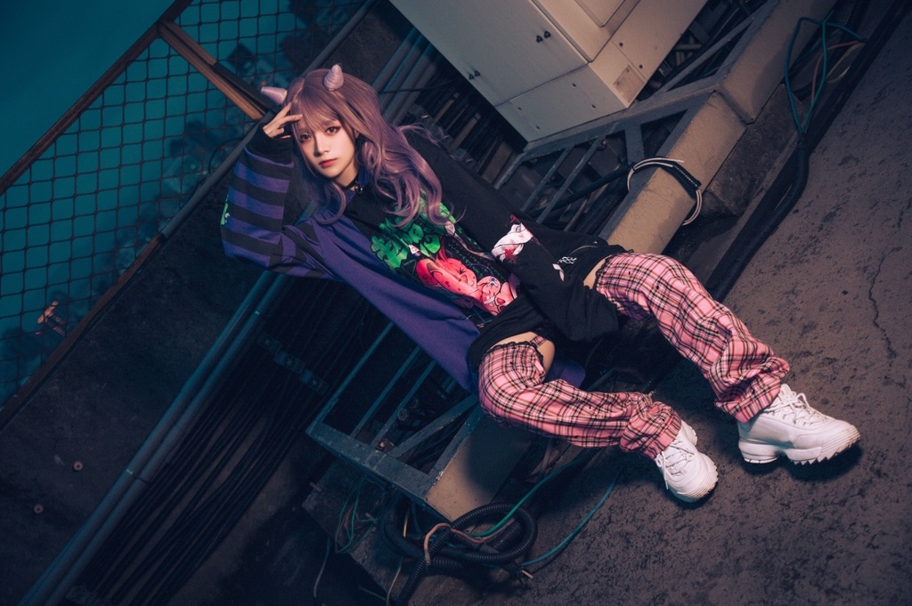 JillpunkオリジナルKERA メンヘラウイルス臆病うさぎ兎ゾンビストライプ柄反対色ゆったり長袖パーカー メンズ レディーズ おしゃれ男女兼用ファッション秋葉系可愛い萌えヤンデレ