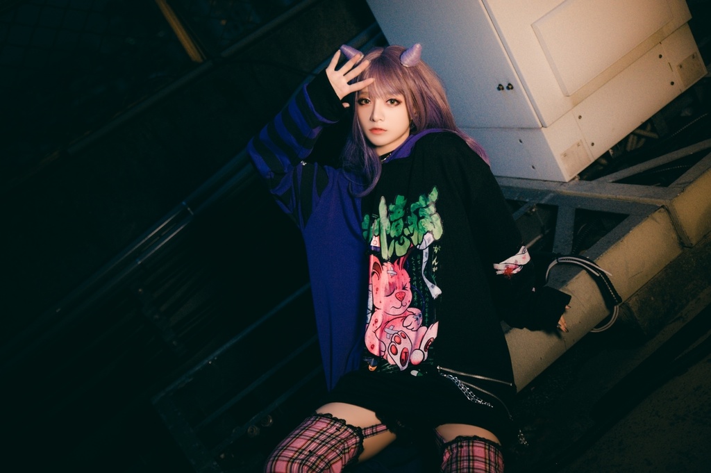 JillpunkオリジナルKERA メンヘラウイルス臆病うさぎ兎ゾンビストライプ柄反対色ゆったり長袖パーカー メンズ レディーズ おしゃれ男女兼用ファッション秋葉系可愛い萌えヤンデレ