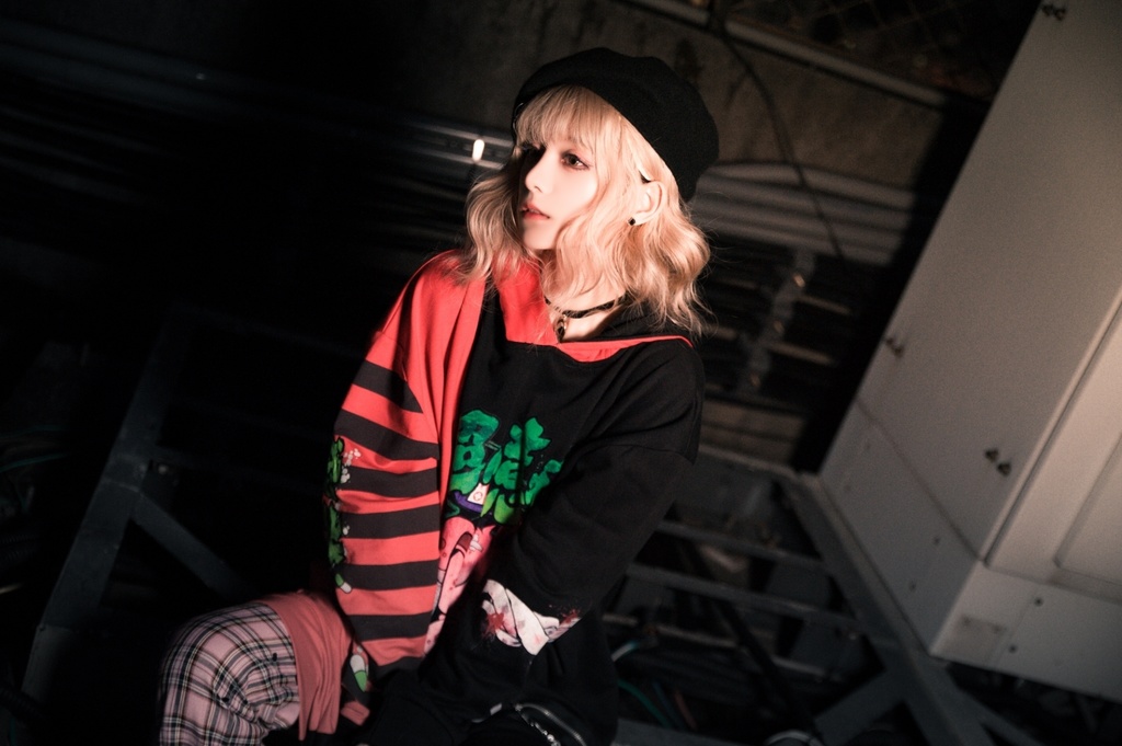 JillpunkオリジナルKERA メンヘラウイルス臆病うさぎ兎ゾンビストライプ柄反対色ゆったり長袖パーカー メンズ レディーズ おしゃれ男女兼用ファッション秋葉系可愛い萌えヤンデレ