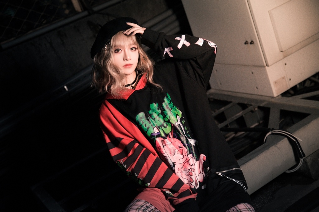 JillpunkオリジナルKERA メンヘラウイルス臆病うさぎ兎ゾンビストライプ柄反対色ゆったり長袖パーカー メンズ レディーズ おしゃれ男女兼用ファッション秋葉系可愛い萌えヤンデレ