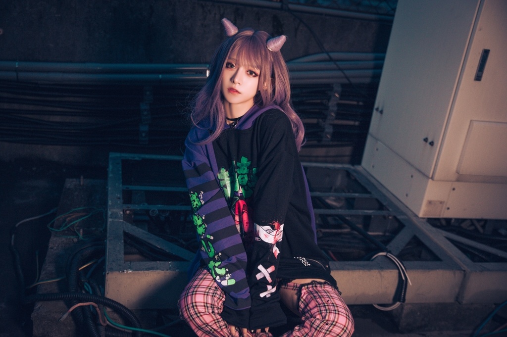 JillpunkオリジナルKERA メンヘラウイルス臆病うさぎ兎ゾンビストライプ柄反対色ゆったり長袖パーカー メンズ レディーズ おしゃれ男女兼用ファッション秋葉系可愛い萌えヤンデレ