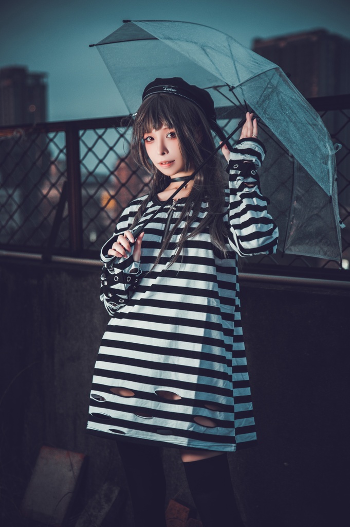 JillpunkオリジナルKERA ストライプ柄カットアウト長袖ゆったり多目的Tシャツ十字架チャームチャック付き薄手カットソー メンズ レディー 兄系V系おしゃれ男女兼用ファッションカッコいいパンクロック