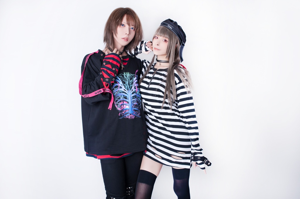 JillpunkオリジナルKERA ストライプ柄カットアウト長袖ゆったり多目的Tシャツ十字架チャームチャック付き薄手カットソー メンズ レディー 兄系V系おしゃれ男女兼用ファッションカッコいいパンクロック