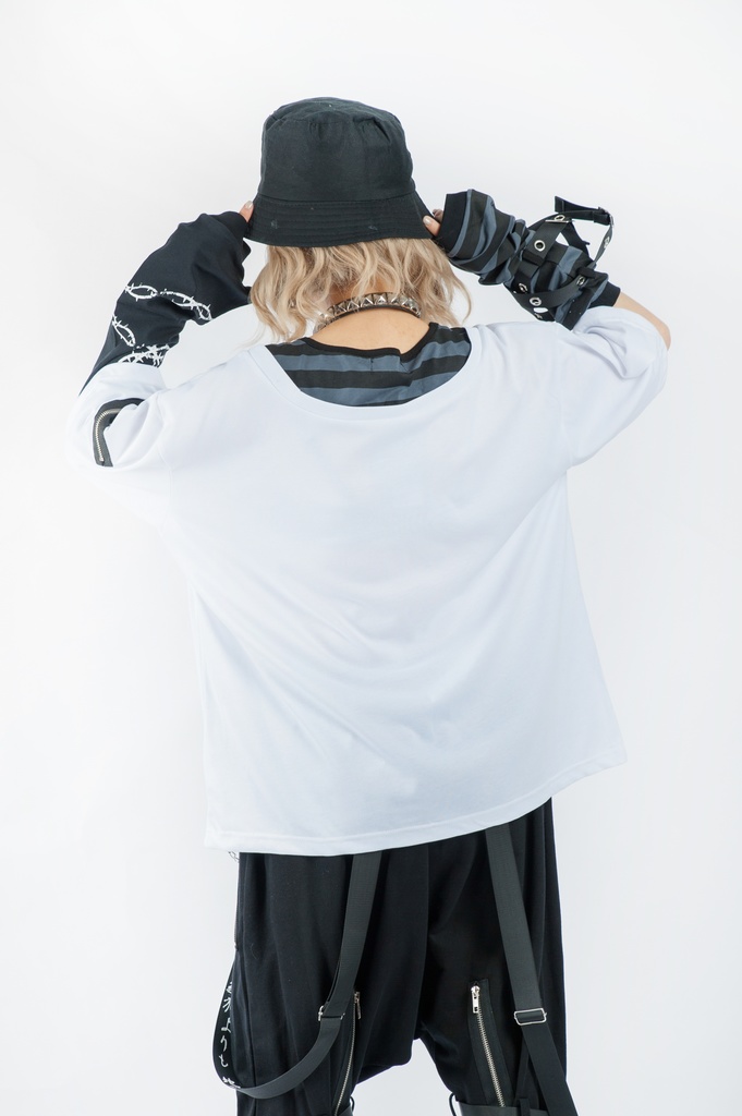 JillpunkオリジナルKERAパンクロック血染イチゴストロベリー ストライプ柄クルーネックアームカバー付き半袖Tシャツ・カットソー上着ユニセックス メンズ レディース男女兼用おしゃれV系ファッション秋葉系カッコいい 病みかわハロウィン