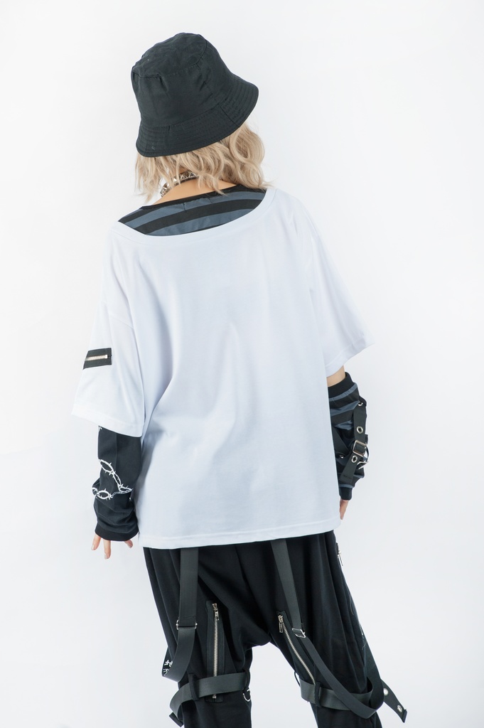 JillpunkオリジナルKERAパンクロック血染イチゴストロベリー ストライプ柄クルーネックアームカバー付き半袖Tシャツ・カットソー上着ユニセックス メンズ レディース男女兼用おしゃれV系ファッション秋葉系カッコいい 病みかわハロウィン