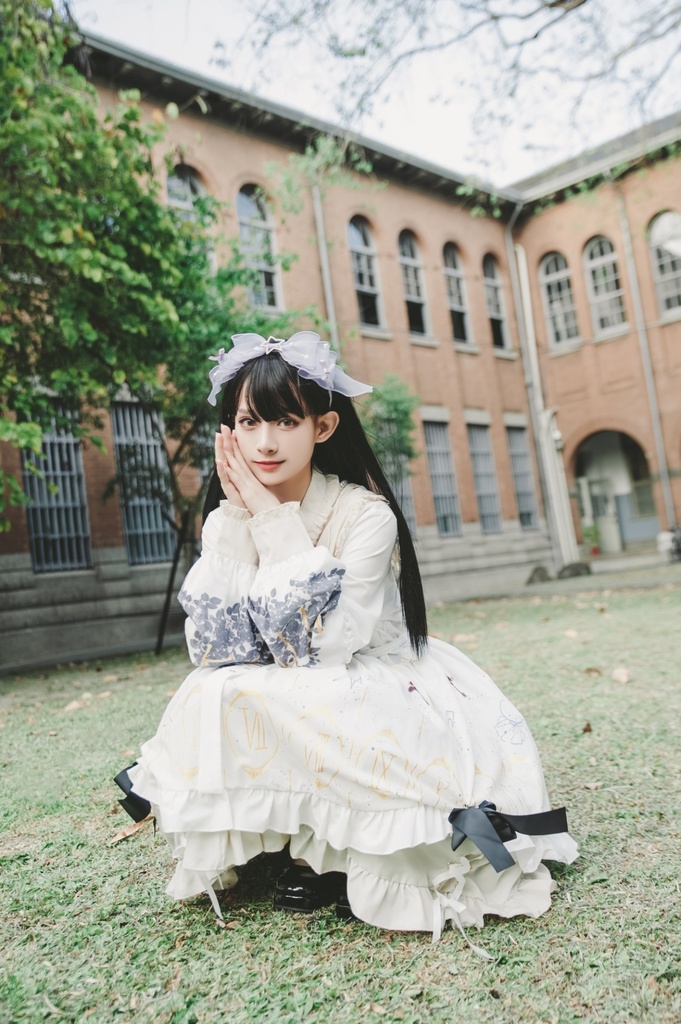 Jillpunkオリジナルゴシックロリータachooshiコラボ 時間の錯覚illusion of timeローマ数字ギルディング箔プリント貴族ロイヤルフリル長袖ワンピースシャツドレス メイド喫茶原宿秋葉原おしゃれ姫系可愛い萌え