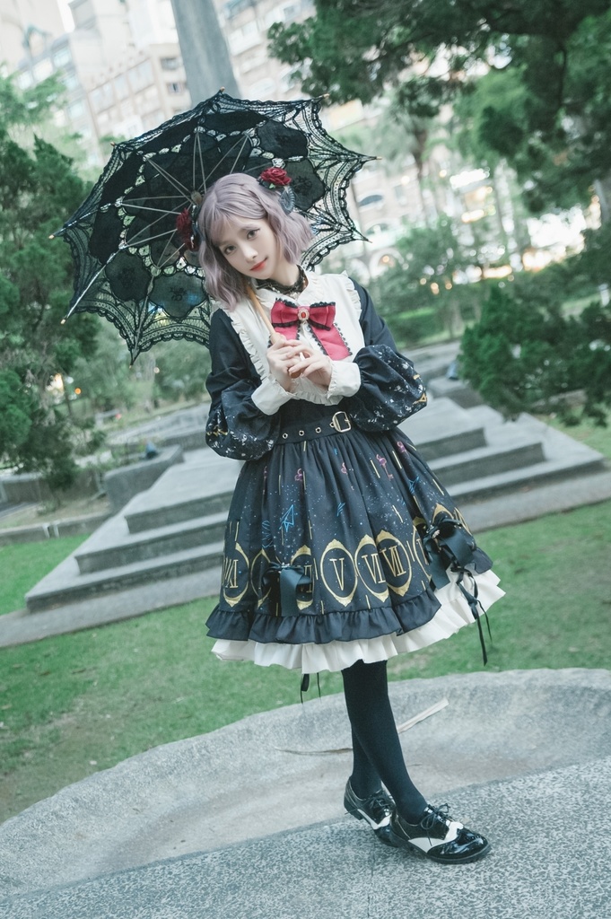 Jillpunkオリジナルゴシックロリータachooshiコラボ 時間の錯覚illusion of timeローマ数字ギルディング箔プリント貴族ロイヤルフリル長袖ワンピースシャツドレス メイド喫茶原宿秋葉原おしゃれ姫系可愛い萌え