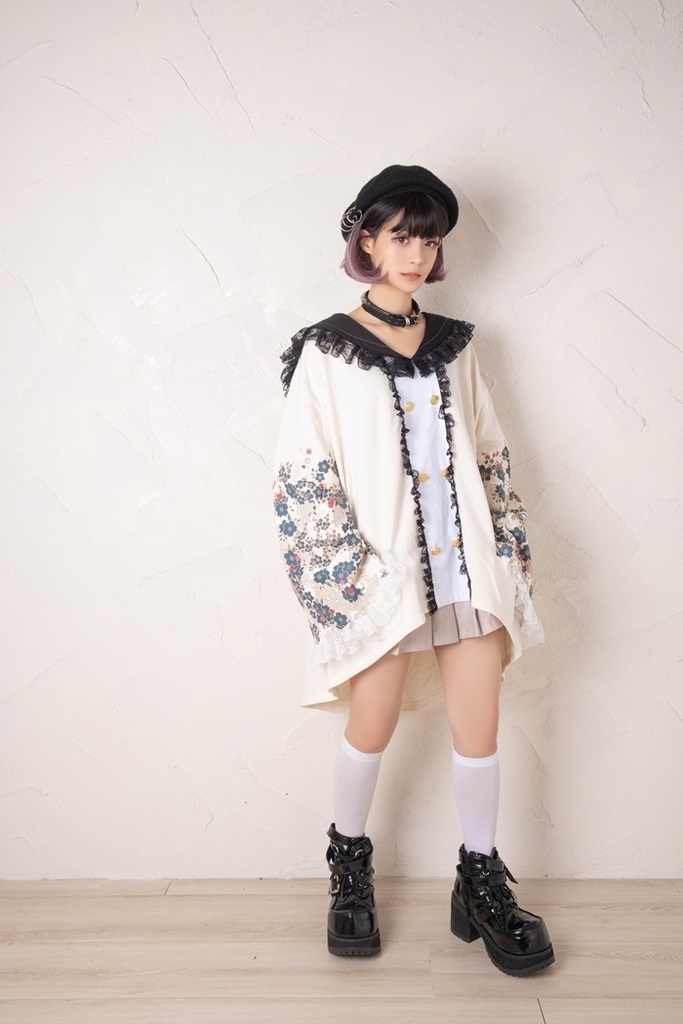 Jillpunk和風achooshiコラボ 時間恐怖症chronophobiaさくら 桜木花柄プリント ダブルブレスト着物袖 キモノスリーブ セーラーカラー フェイクボタン レースヘム水兵 ゆったりブラウスカットソー オリジナル原宿おしゃれ姫系可愛い萌え