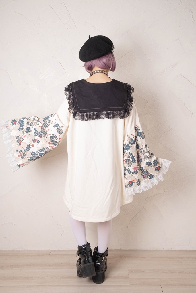 Jillpunk和風achooshiコラボ 時間恐怖症chronophobiaさくら 桜木花柄プリント ダブルブレスト着物袖 キモノスリーブ セーラーカラー フェイクボタン レースヘム水兵 ゆったりブラウスカットソー オリジナル原宿おしゃれ姫系可愛い萌え