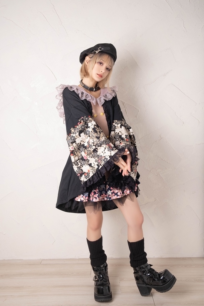 Jillpunk和風achooshiコラボ 時間恐怖症chronophobiaさくら 桜木花柄プリント ダブルブレスト着物袖 キモノスリーブ セーラーカラー フェイクボタン レースヘム水兵 ゆったりブラウスカットソー オリジナル原宿おしゃれ姫系可愛い萌え