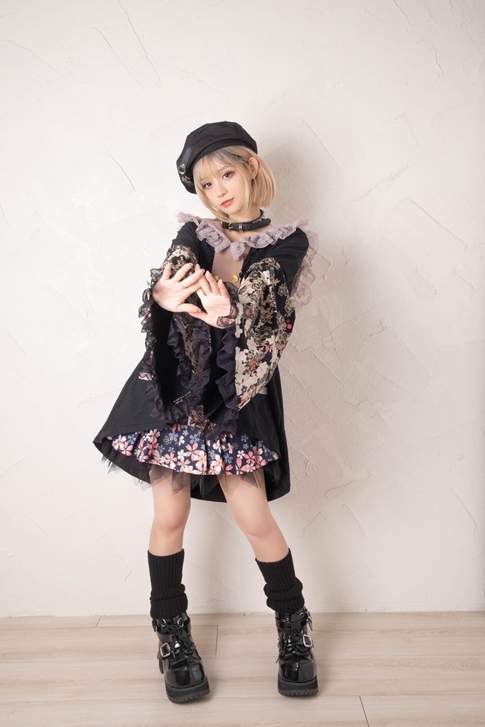 Jillpunk和風achooshiコラボ 時間恐怖症chronophobiaさくら 桜木花柄プリント ダブルブレスト着物袖 キモノスリーブ セーラーカラー フェイクボタン レースヘム水兵 ゆったりブラウスカットソー オリジナル原宿おしゃれ姫系可愛い萌え