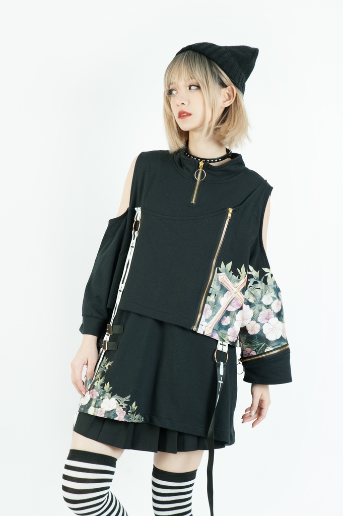 Jillpunkゴシック貴族風 SPINコラボ ゴーストの庭 幽霊ガーデン アシンメトリー フェイクベスト 重ね風 オフショルダー 肩見せ 聖十字花柄 七分袖Tシャツ カットソー 優雅 オリジナル メンズ レディーズ おしゃれ男女兼用ファッション セクシー
