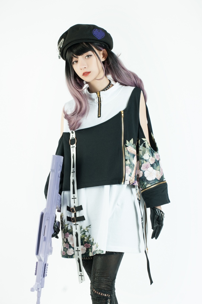 Jillpunkゴシック貴族風 SPINコラボ ゴーストの庭 幽霊ガーデン アシンメトリー フェイクベスト 重ね風 オフショルダー 肩見せ 聖十字花柄 七分袖Tシャツ カットソー 優雅 オリジナル メンズ レディーズ おしゃれ男女兼用ファッション セクシー