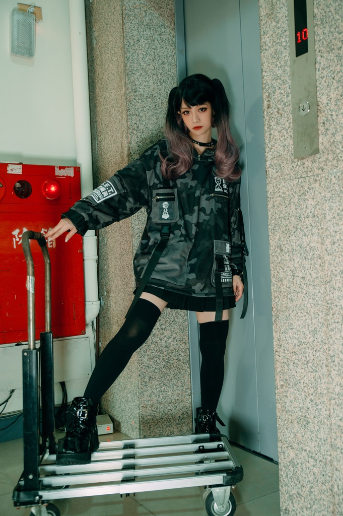 Jillpunkアニメ カッコいいお宅 ニ次コン 機動警察 NEET 自宅警備員 プリント 長袖 ワークスペック ゆったり フード付き ミリタリー迷彩 フィールドパーカ― オリジナル メンズ レディーズ おしゃれ 男女兼用 ファッション 秋葉系