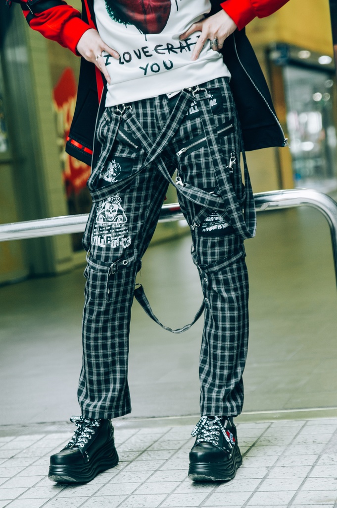 Jillpunkパンク ダーク系 アニメ ニ次コン ヘヴィメタルスピリッツ タータンチェック柄 サスペンダー付き ボンデージ・ボンデッジパンツ ロング丈 オリジナルスタイル メンズお兄系 レディーズ V系 おしゃれ男女兼用カッコいい