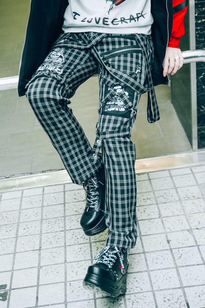 Jillpunkパンク ダーク系 アニメ ニ次コン ヘヴィメタルスピリッツ タータンチェック柄 サスペンダー付き ボンデージ・ボンデッジパンツ ロング丈 オリジナルスタイル メンズお兄系 レディーズ V系 おしゃれ男女兼用カッコいい