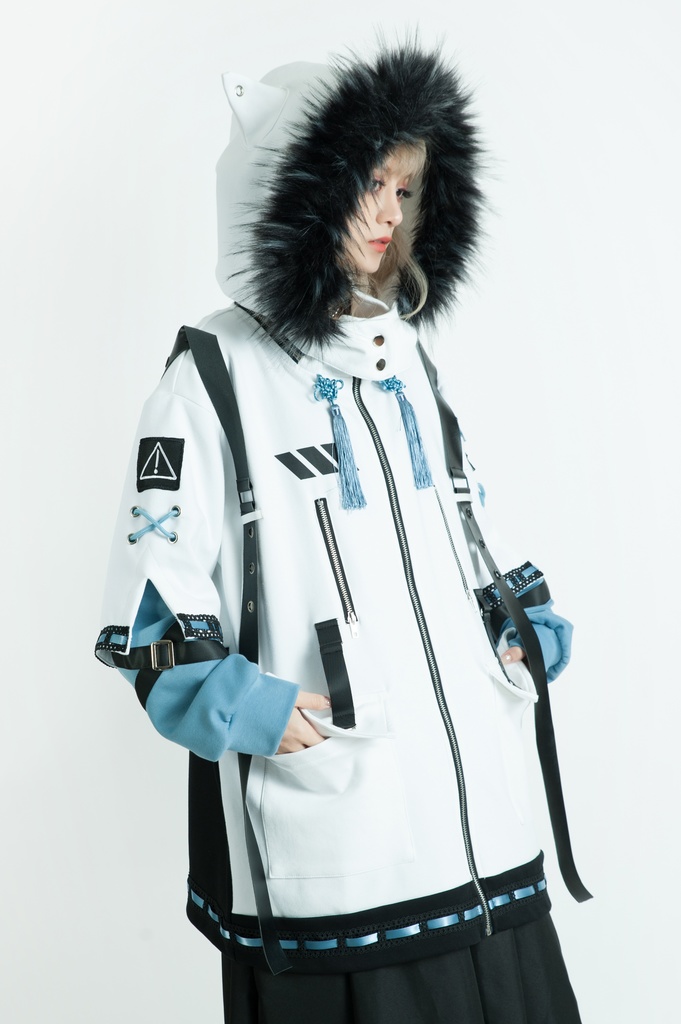 Jillpunk中華風チャイナモード アニメ ookamiciroコラボ 冬狐物語 妖狐 吉祥結びタッセル 狐耳 フェイクファー ハーネス付 重ね風パーカー コート フード付きジャケット オリジナルメンズ レディーズ おしゃれ男女兼用ファッション カッコいい