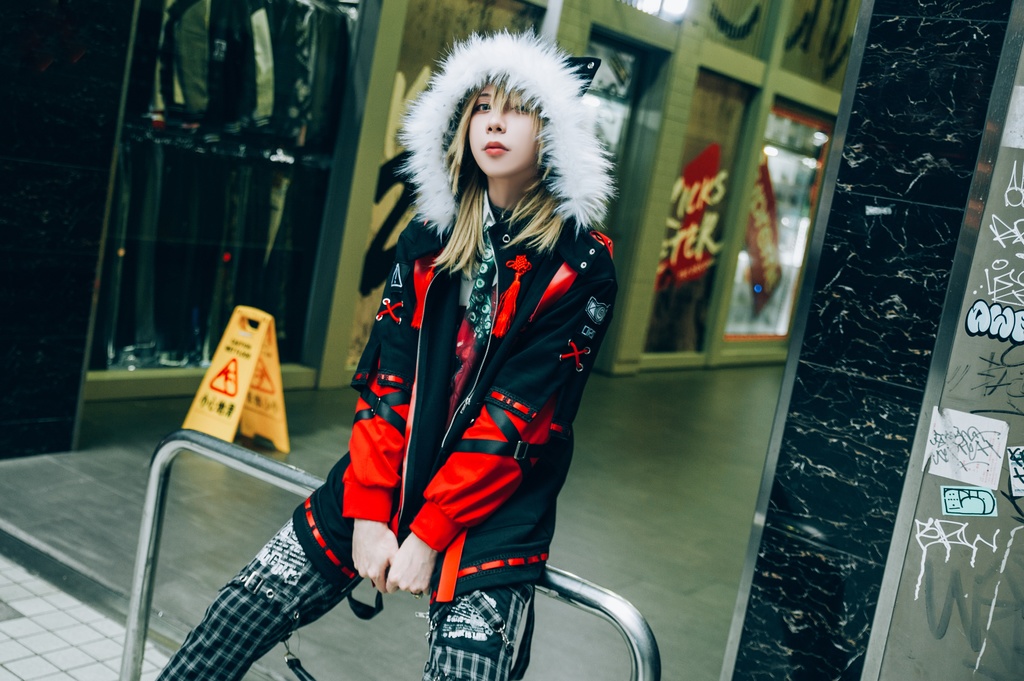 Jillpunk中華風チャイナモード アニメ ookamiciroコラボ 冬狐物語 妖狐 吉祥結びタッセル 狐耳 フェイクファー ハーネス付 重ね風パーカー コート フード付きジャケット オリジナルメンズ レディーズ おしゃれ男女兼用ファッション カッコいい