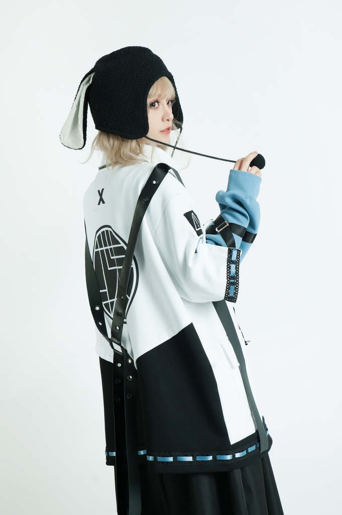 Jillpunk中華風チャイナモード アニメ ookamiciroコラボ 冬狐物語 妖狐 吉祥結びタッセル 狐耳 フェイクファー ハーネス付 重ね風パーカー コート フード付きジャケット オリジナルメンズ レディーズ おしゃれ男女兼用ファッション カッコいい