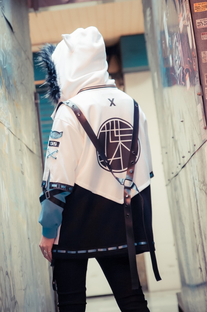 Jillpunk中華風チャイナモード アニメ ookamiciroコラボ 冬狐物語 妖狐 吉祥結びタッセル 狐耳 フェイクファー ハーネス付 重ね風パーカー コート フード付きジャケット オリジナルメンズ レディーズ おしゃれ男女兼用ファッション カッコいい